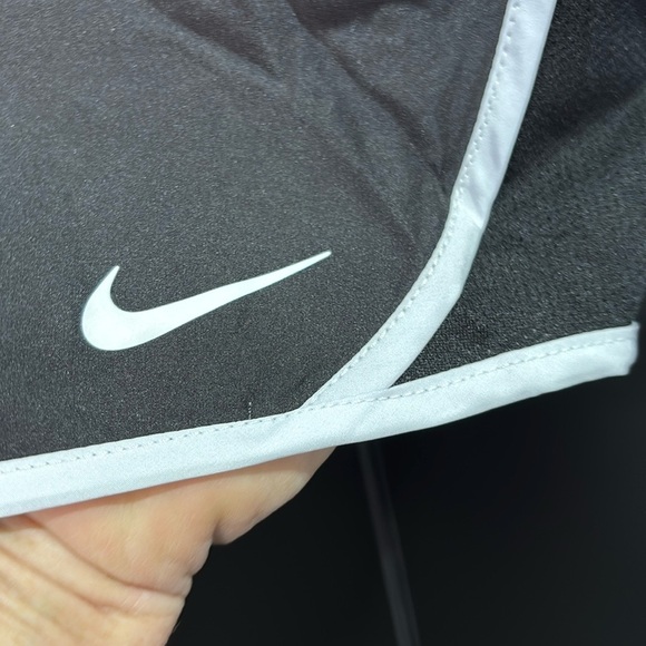 Nike Dri-Fit Standard Fit running shorts,panty lined, mesh panels, elastic waist - Picture 3 of 8